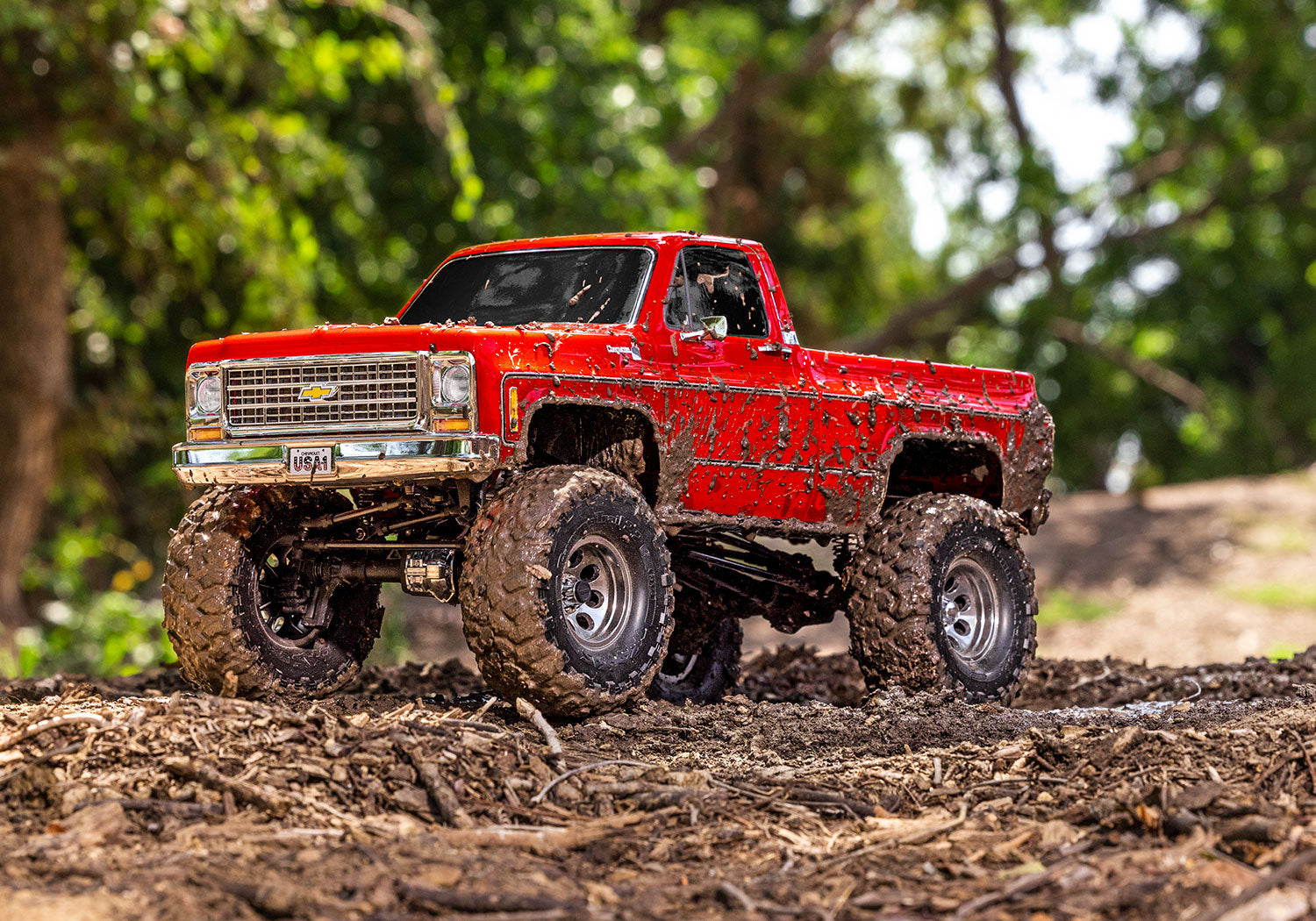 Traxxas TRX-4 1/10 High Trail Edition RC Crawler w/1979 Chevy K10 Truck Body (Red) &/TQi 2.4GHz Radio