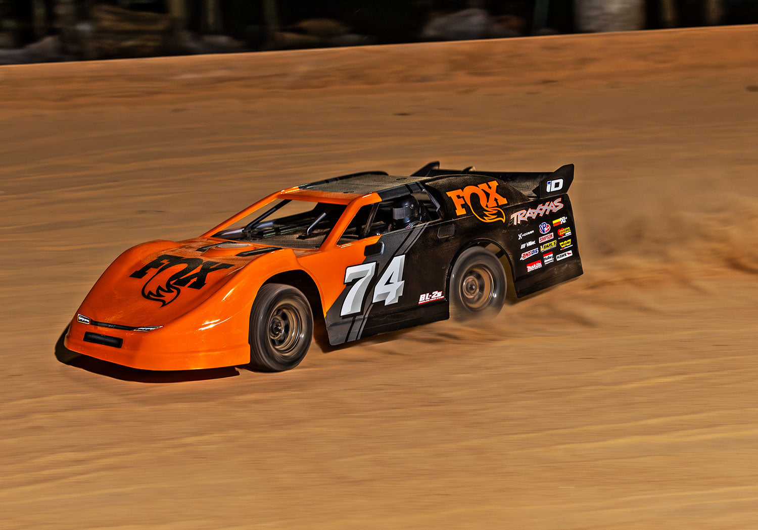 Traxxas Slash® Late Model 1/10 RTR 2WD Dirt Oval Racer (Fox) w/TQ 2.4Ghz Radio