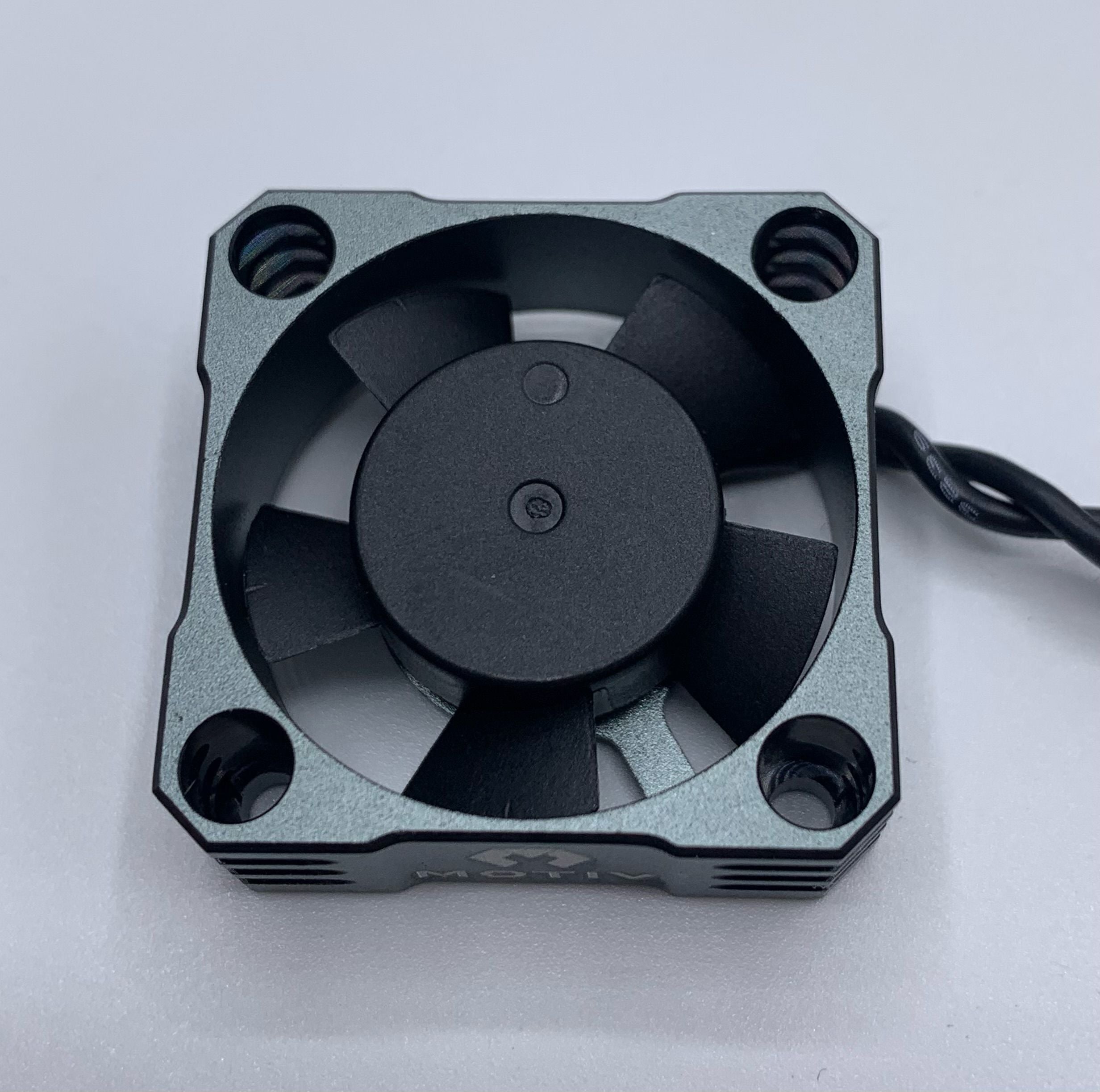MOTIV M5 ALUMINUM COOLING FAN (30x30x10) GREY